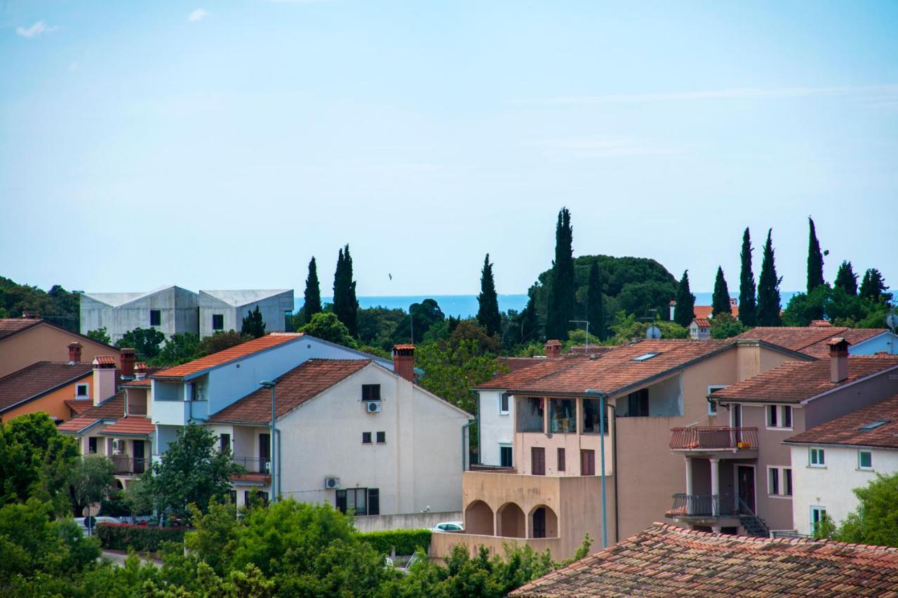 Apartments And Rooms Camaiore Ровінь Екстер'єр фото